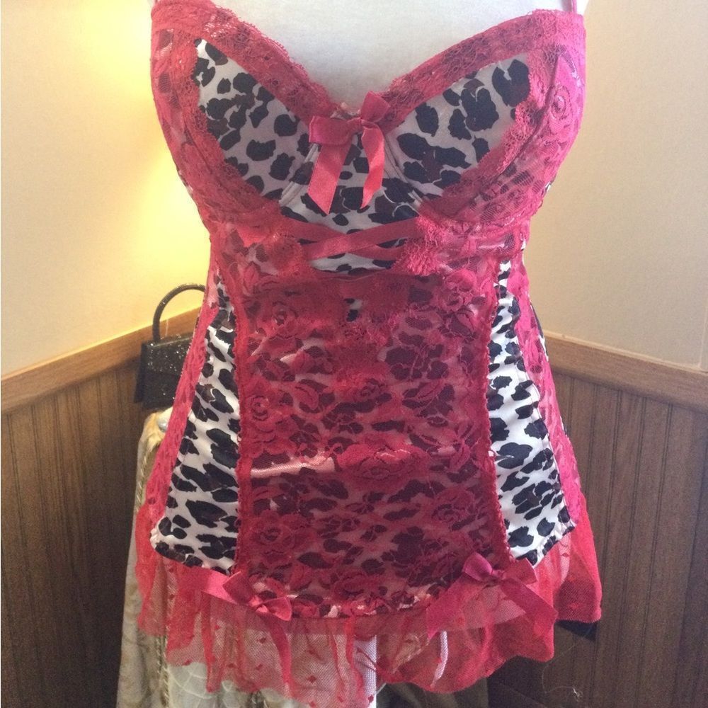Tarea Red & leopard print teddy. Size 36C like new